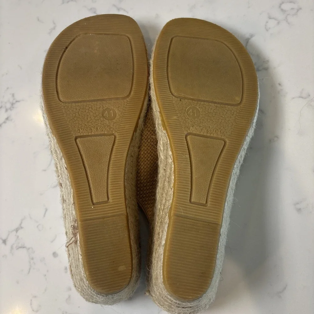 Andre Assous Sandals 41 US 10 ‎ Raffia Leather Thong Espadrille Wedge Spain